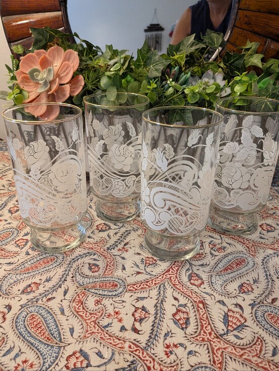 Libbey Other - Vintage Libbey Set of 4 Etched Floral Highball Glasses with Gold Rims